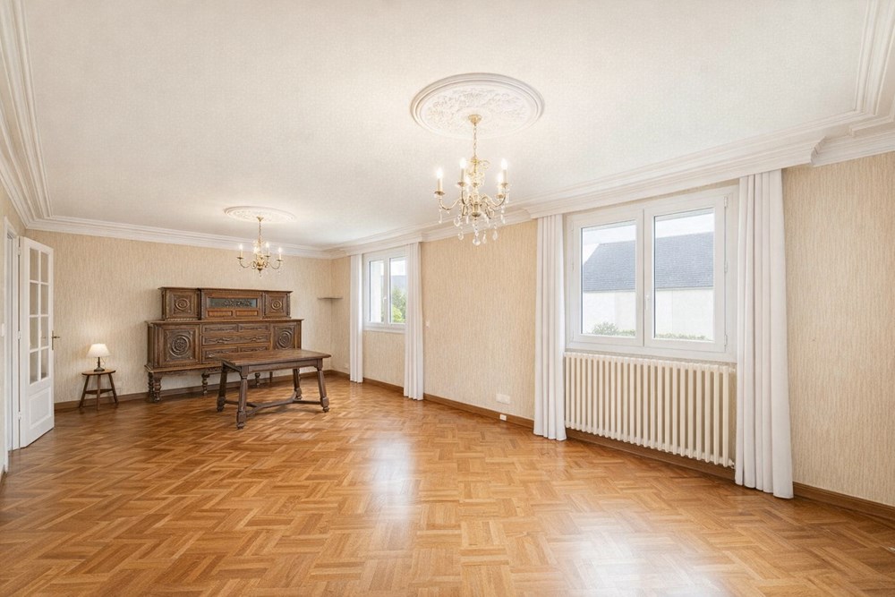 MAISON T6 AVEC 4/5 CH - TERRAIN +450M² - NON MITOYENNE - GARAGE - PROXIMITE COMMERCES - RARE photo 2